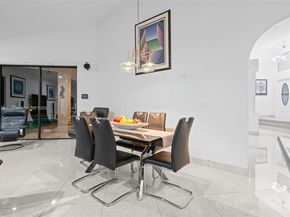 392 Coconut Cir, Weston FL 33326