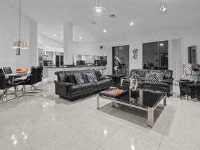 392 Coconut Cir, Weston FL 33326