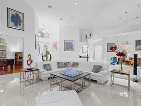 392 Coconut Cir, Weston FL 33326