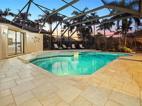 392 Coconut Cir, Weston FL 33326