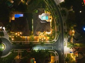 392 Coconut Cir, Weston FL 33326