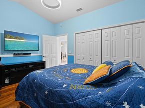 392 Coconut Cir, Weston FL 33326