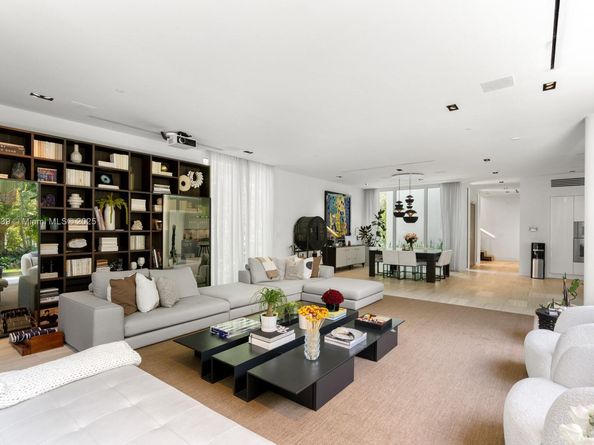 4700 N Meridian Ave, Miami Beach FL 33140
