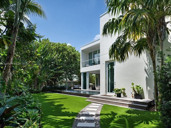 4700 N Meridian Ave, Miami Beach FL 33140