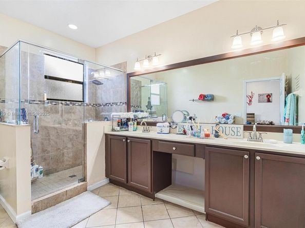 343 NE 37th Ter 343, Homestead FL 33033