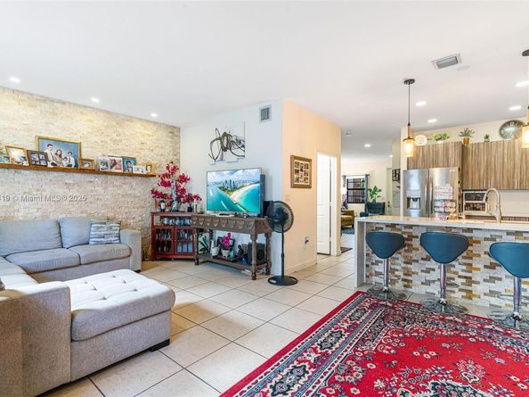 343 NE 37th Ter 343, Homestead FL 33033