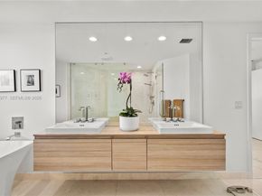 17111 Biscayne Blvd 803, North Miami Beach FL 33160