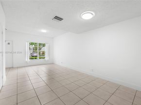 40 Simonton Cir 40, Weston FL 33326