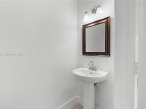 40 Simonton Cir 40, Weston FL 33326
