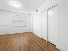 40 Simonton Cir 40, Weston FL 33326