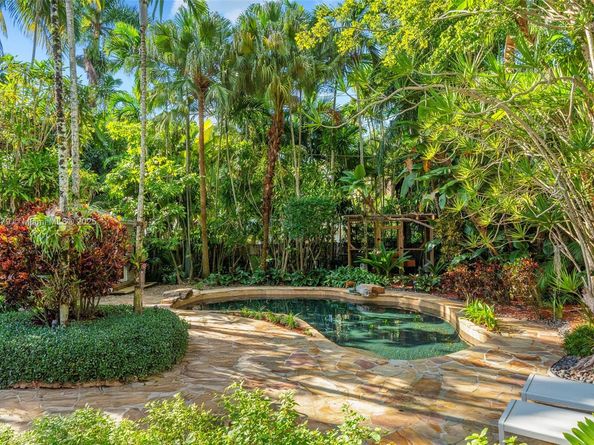 3610 Avocado Ave, Miami FL 33133