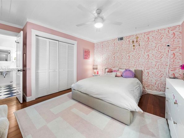 3610 Avocado Ave, Miami FL 33133