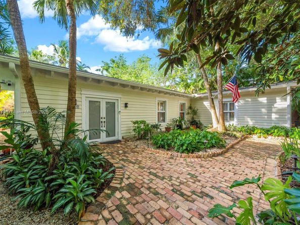 3610 Avocado Ave, Miami FL 33133