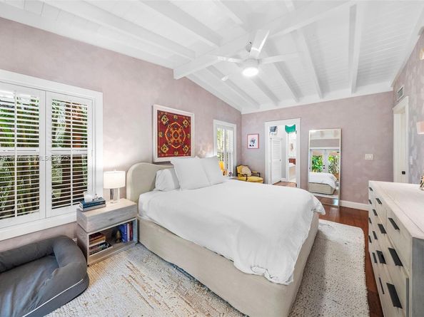 3610 Avocado Ave, Miami FL 33133