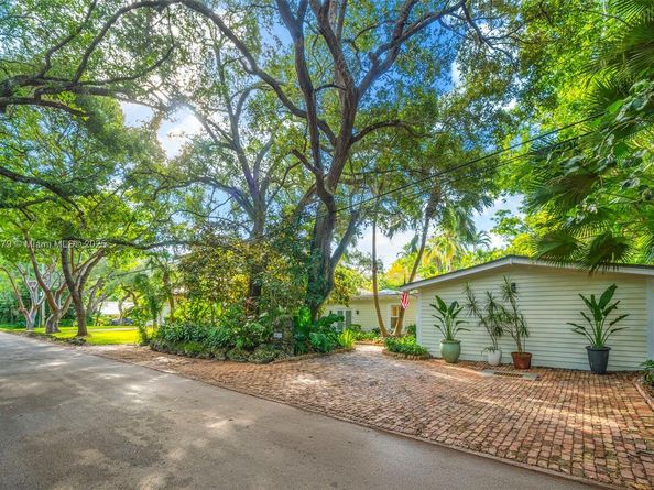 3610 Avocado Ave, Miami FL 33133