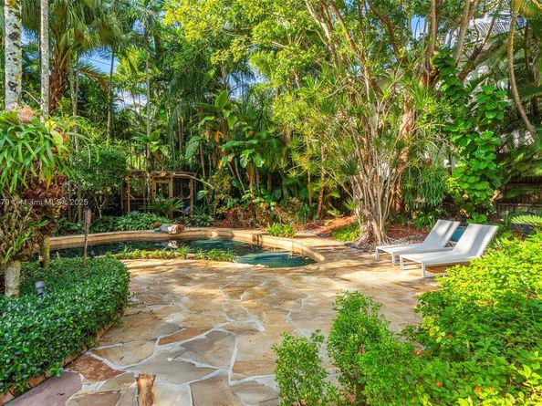 3610 Avocado Ave, Miami FL 33133