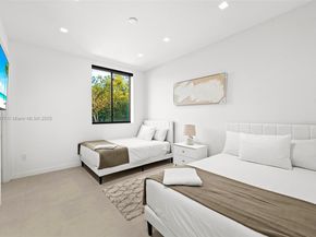 2572 NE 182nd Ter, North Miami Beach FL 33160