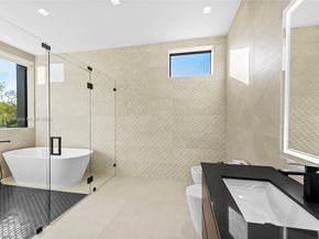 2572 NE 182nd Ter, North Miami Beach FL 33160