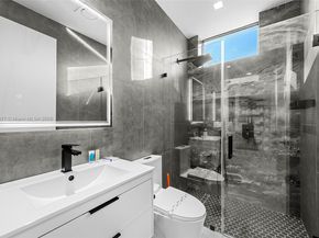 2572 NE 182nd Ter, North Miami Beach FL 33160