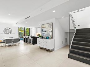 2572 NE 182nd Ter, North Miami Beach FL 33160