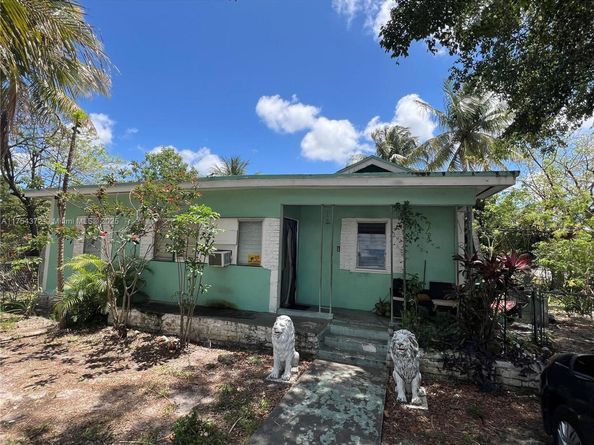1096 NW 106th St, Miami FL 33150