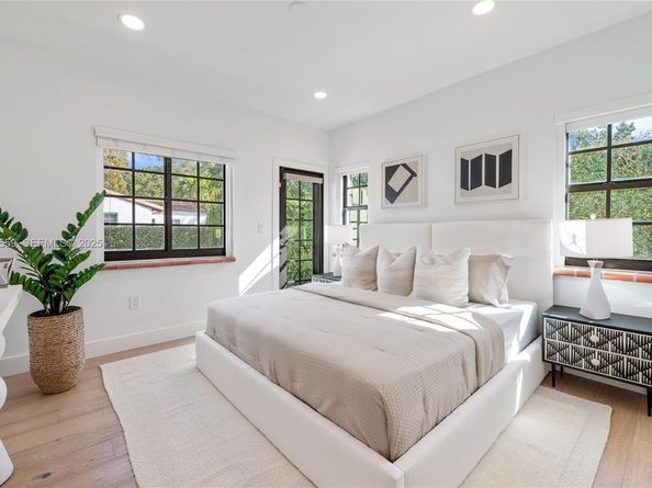 917 Granada Groves Ct., Coral Gables FL 33134