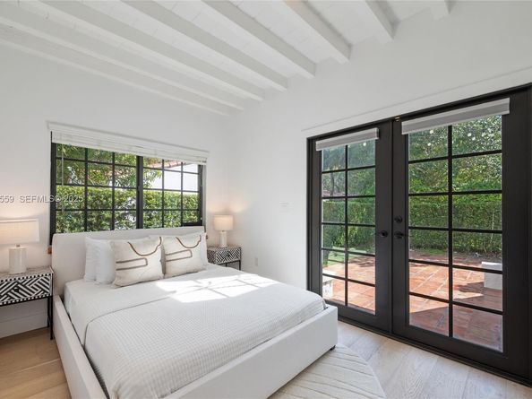 917 Granada Groves Ct., Coral Gables FL 33134