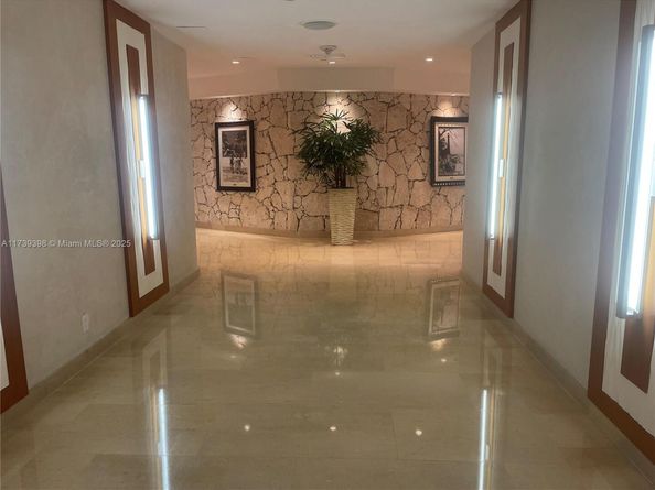 1121 Crandon Blvd D404, Key Biscayne FL 33149