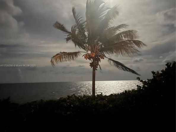 1121 Crandon Blvd D404, Key Biscayne FL 33149