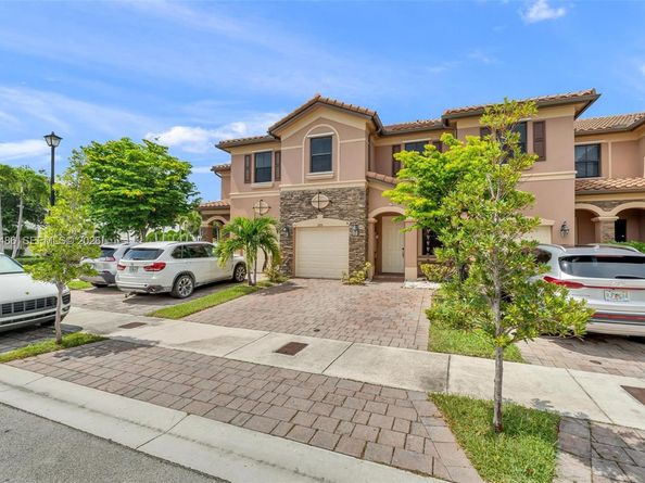 3353 W 90th St, Hialeah FL 33018