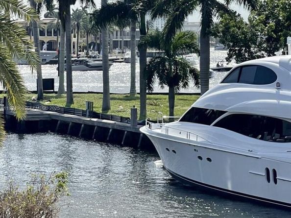 709 Isle Of Palms Dr, Fort Lauderdale FL 33301