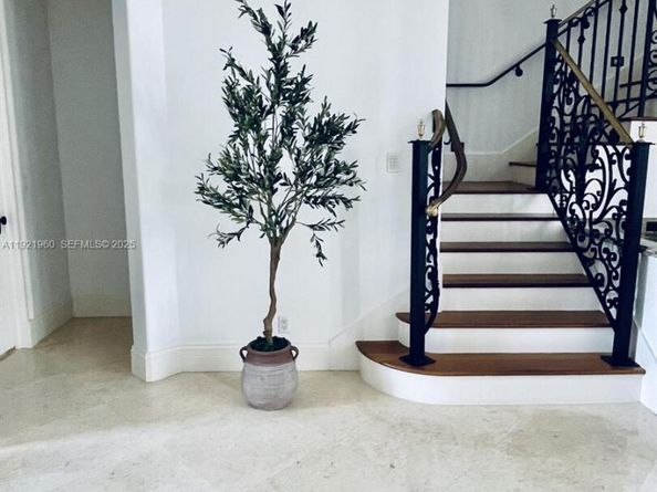 709 Isle Of Palms Dr, Fort Lauderdale FL 33301