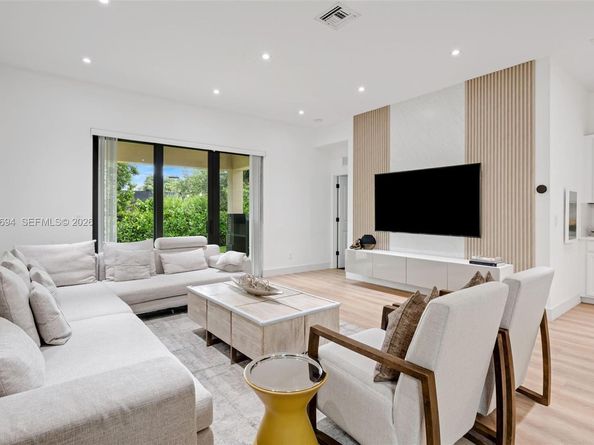 4806 Conifer Ct, Green Acres FL 33463