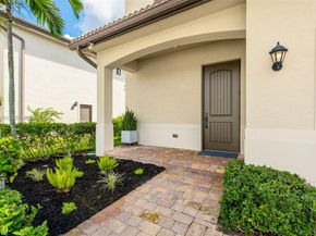 4806 Conifer Ct, Green Acres FL 33463