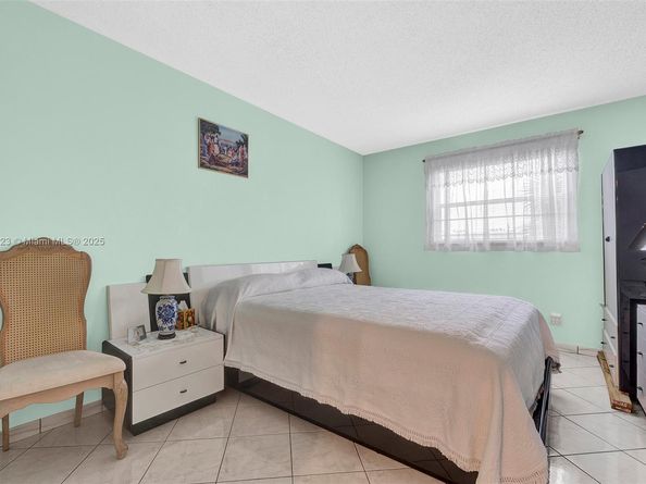 4270 NW 40th St 312, Lauderdale Lakes FL 33319