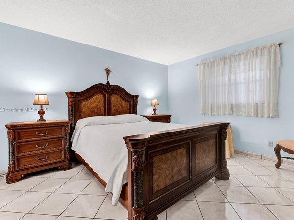 4270 NW 40th St 312, Lauderdale Lakes FL 33319