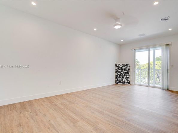 1805 NW 22nd Ct, Miami FL 33125
