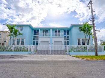 1805 NW 22nd Ct