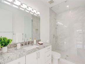 1805 NW 22nd Ct, Miami FL 33125