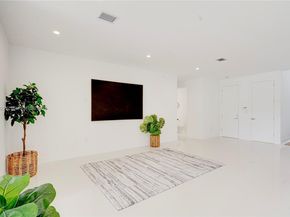 1805 NW 22nd Ct, Miami FL 33125