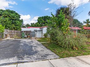 631 NE 56th Ct, Oakland Park FL 33334