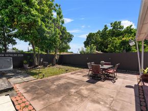 3140 NW 59th St, Miami FL 33142