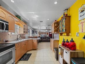 3140 NW 59th St, Miami FL 33142