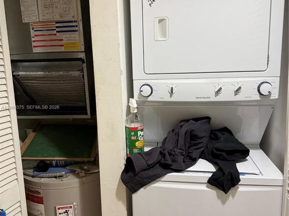 4677 NW 9th St 106, Miami FL 33126