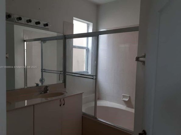3760 NE 9th Ct, Homestead FL 33033
