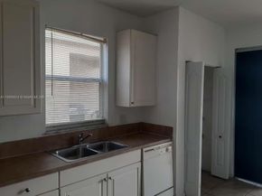 3760 NE 9th Ct, Homestead FL 33033