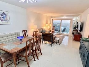 4001 Hillcrest Dr 1014, Hollywood FL 33021