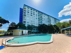 4001 Hillcrest Dr 1014, Hollywood FL 33021