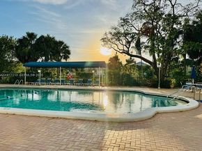 4001 Hillcrest Dr 1014, Hollywood FL 33021