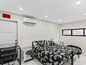 12424 NE 1st Ave, North Miami FL 33161